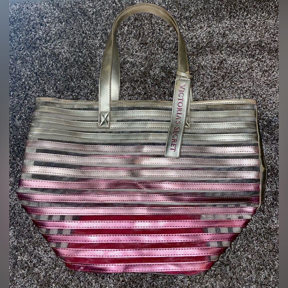 Victoria’s Secret Tote Bag ☀️